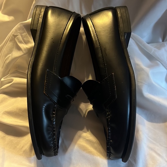 EUC Eastland penny loafers. Size 9.5W. - Picture 4 of 9